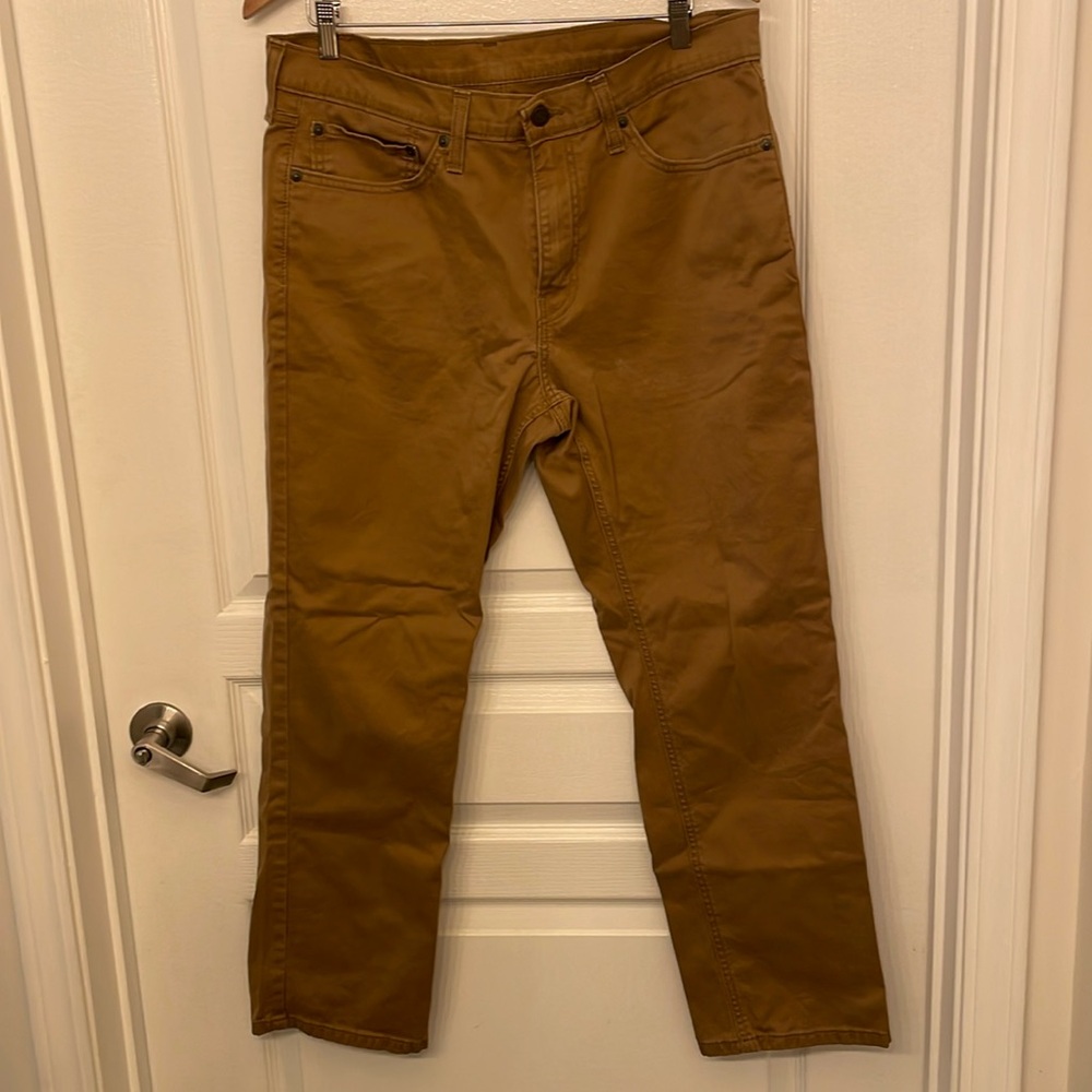 Men’s Levi’s 541 dark khaki color